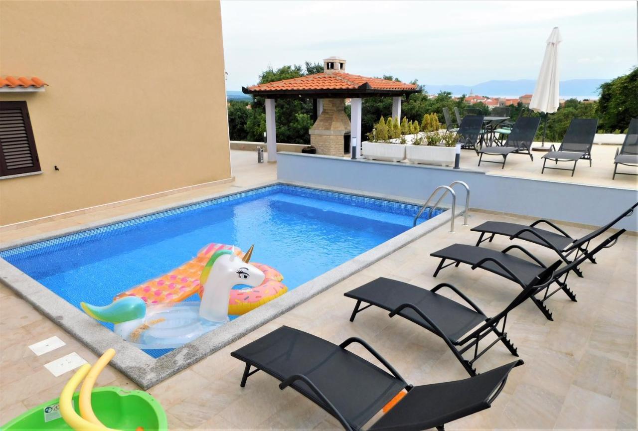 Apartman "Sabine Red" With Heated Pool Omišalj Extérieur photo