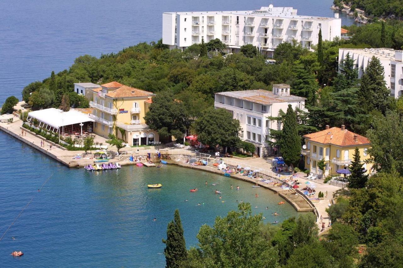 Apartman "Sabine Red" With Heated Pool Omišalj Extérieur photo