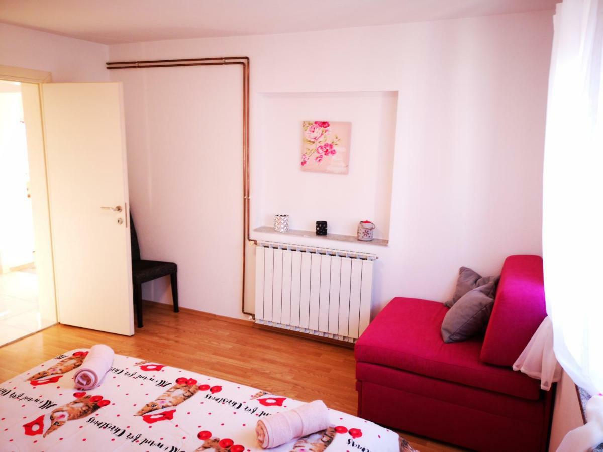 Apartman "Sabine Red" With Heated Pool Omišalj Extérieur photo