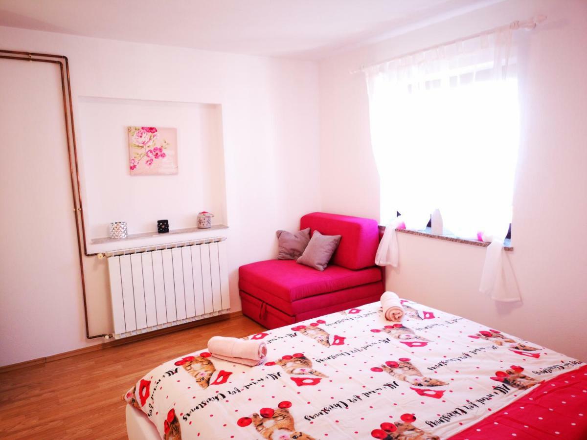 Apartman "Sabine Red" With Heated Pool Omišalj Extérieur photo