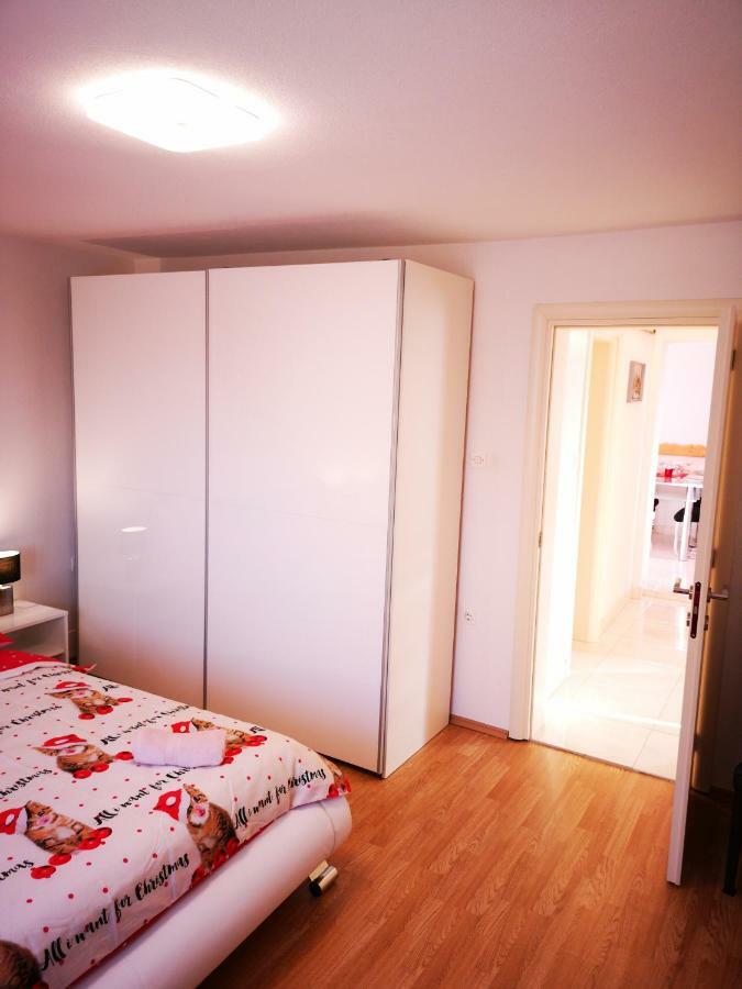 Apartman "Sabine Red" With Heated Pool Omišalj Extérieur photo