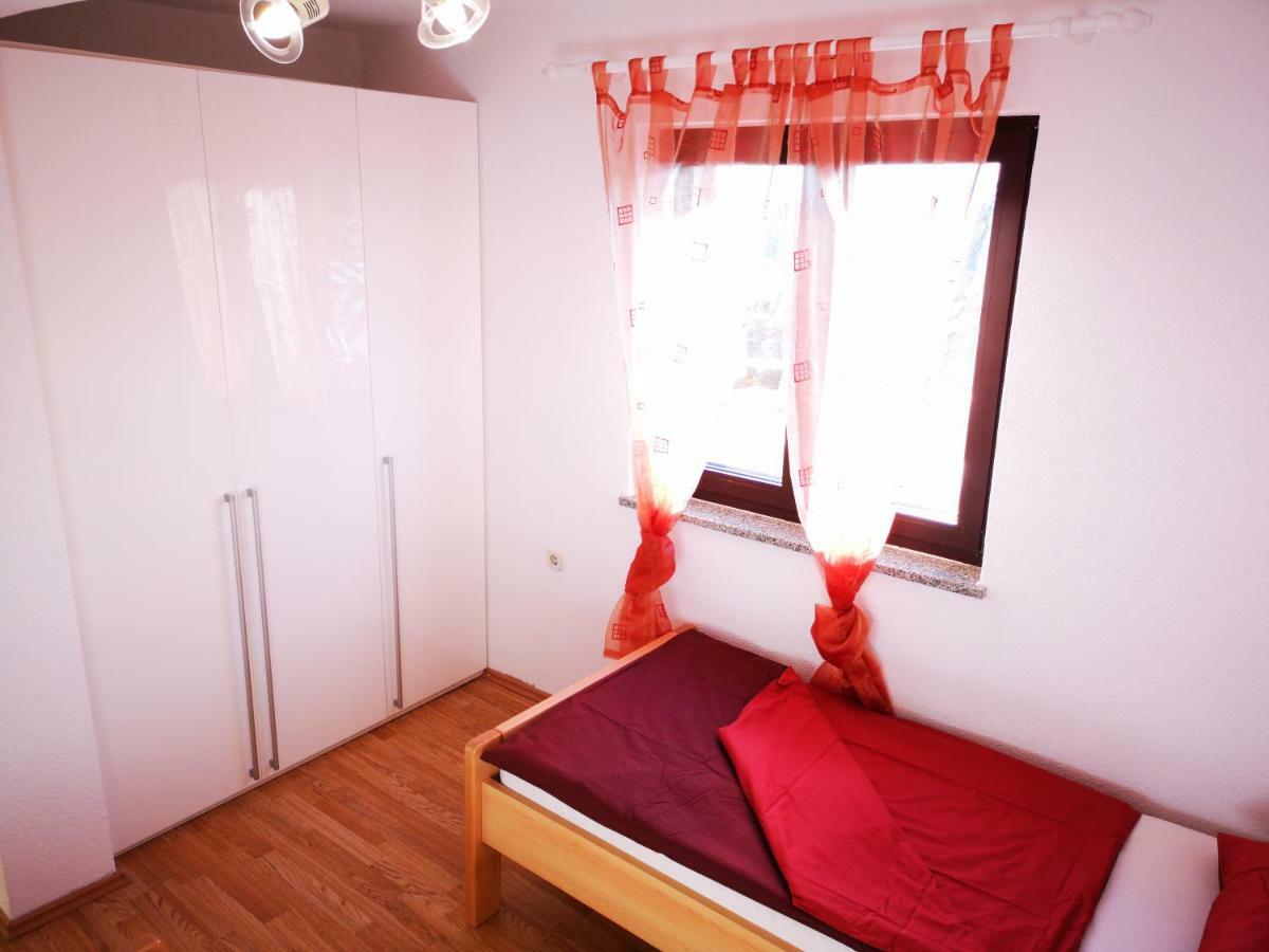 Apartman "Sabine Red" With Heated Pool Omišalj Extérieur photo